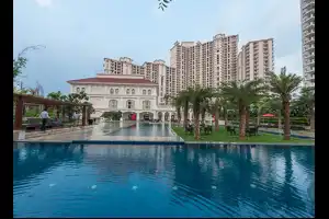 DLF Regal Gardens