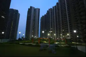 Gaur Yamuna City 16Th Park View